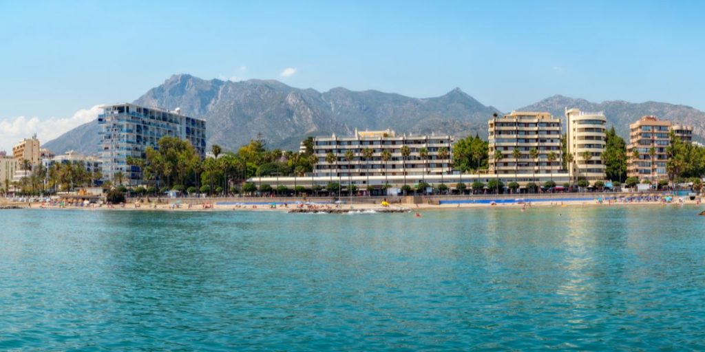 How to move to Marbella